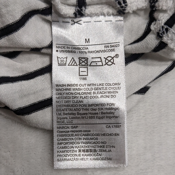 GAP Long Sleeve Striped V-neck, Size M - Picture 5 of 5
